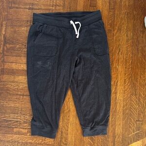 Under Armour Black Cropped Leggings